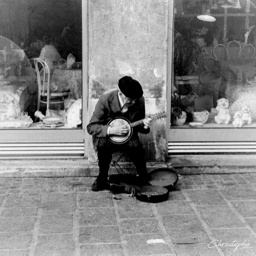Paris - musicien au bandjo